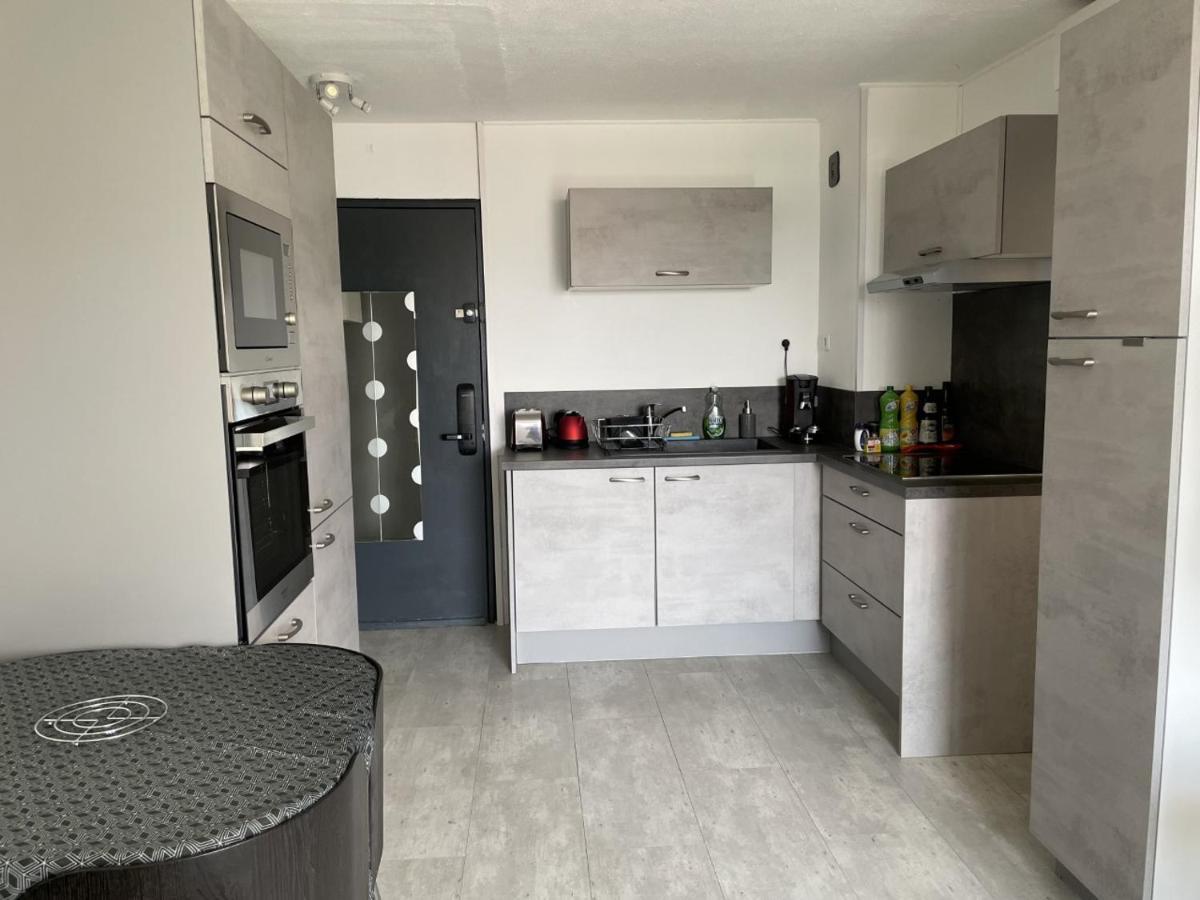 Bormes-Les-Mimosas - Appart 25M2 Avec Balcon - 4P Exterior foto