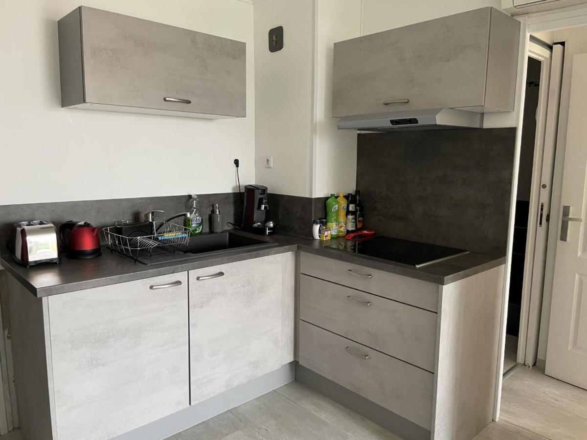 Bormes-Les-Mimosas - Appart 25M2 Avec Balcon - 4P Exterior foto